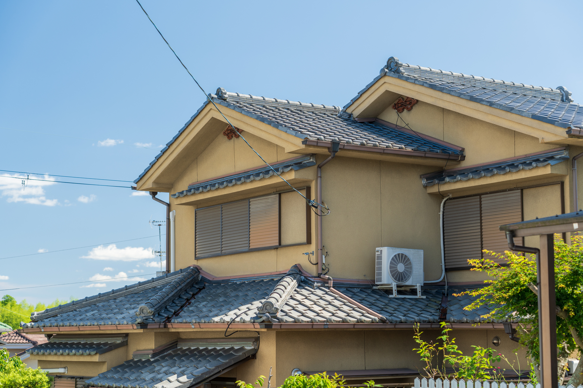 足立区で老人ホーム入居に伴い家を売却する方法 ー 実家売却・介護費用・相続対策まで解説